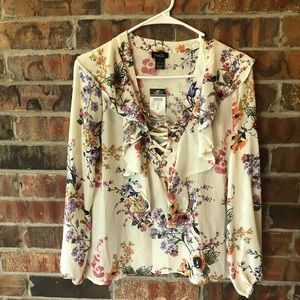 NWT Rue 21 Women’s Foral Long Sleeve Blouse Size: Small